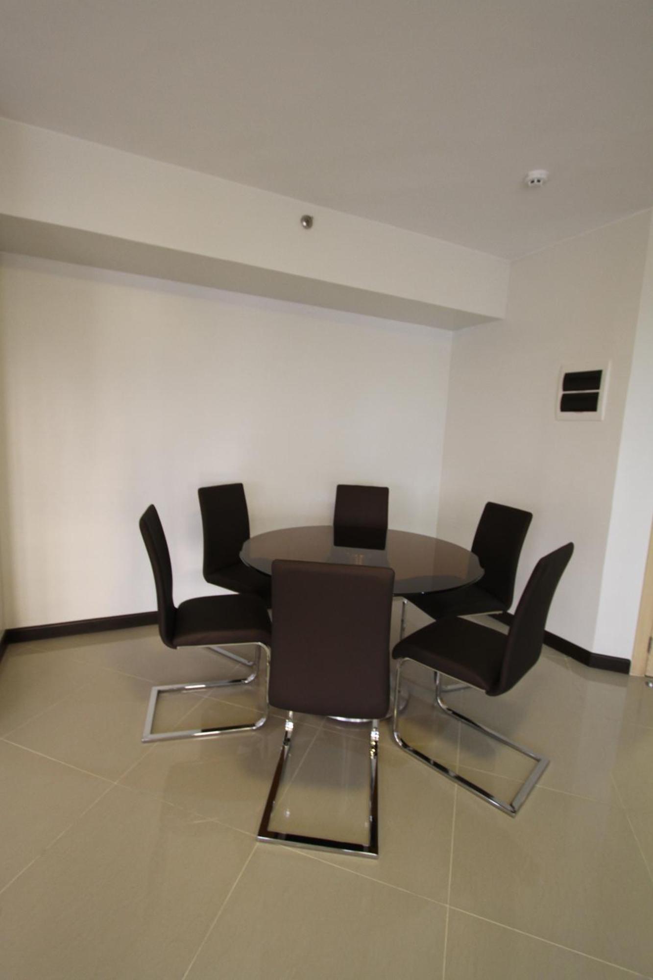 Extremeli Suites Manila Powered By Cocotel Phòng bức ảnh