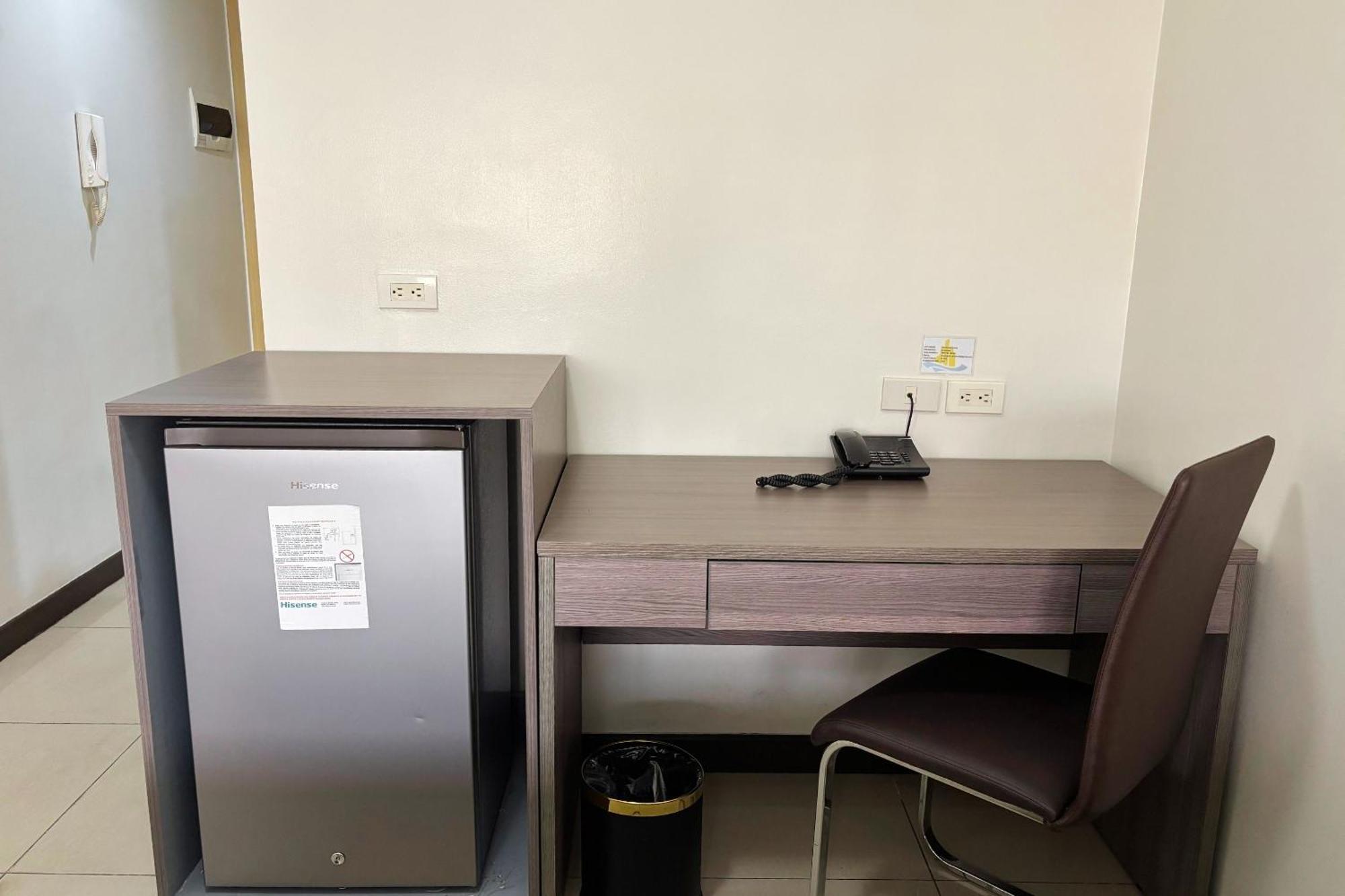 Extremeli Suites Manila Powered By Cocotel Phòng bức ảnh